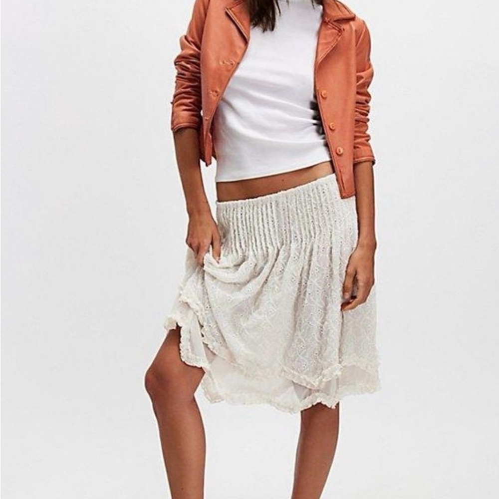 Free People Sanderson Tea Ivory
Smocked Midi Lace Skirt sz S